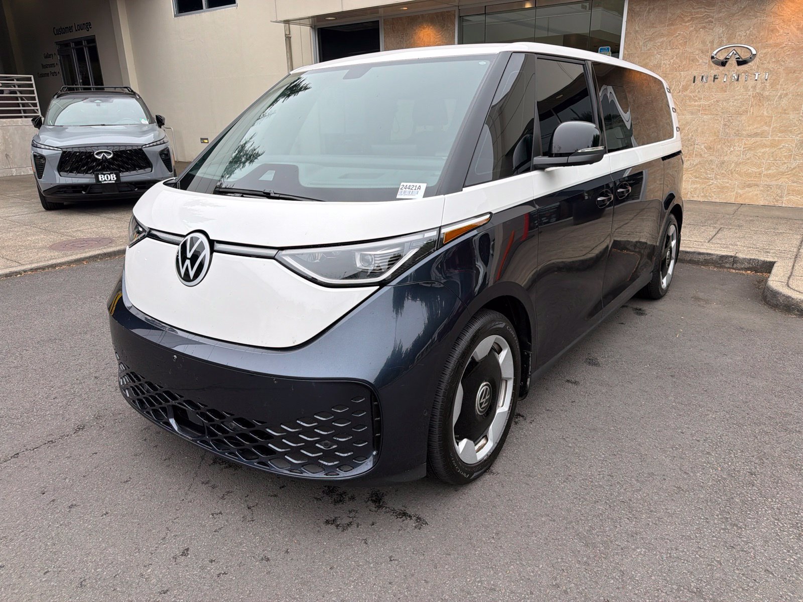 Used 2025 Volkswagen ID. Buzz Pro S Plus AWD/4WD image 1