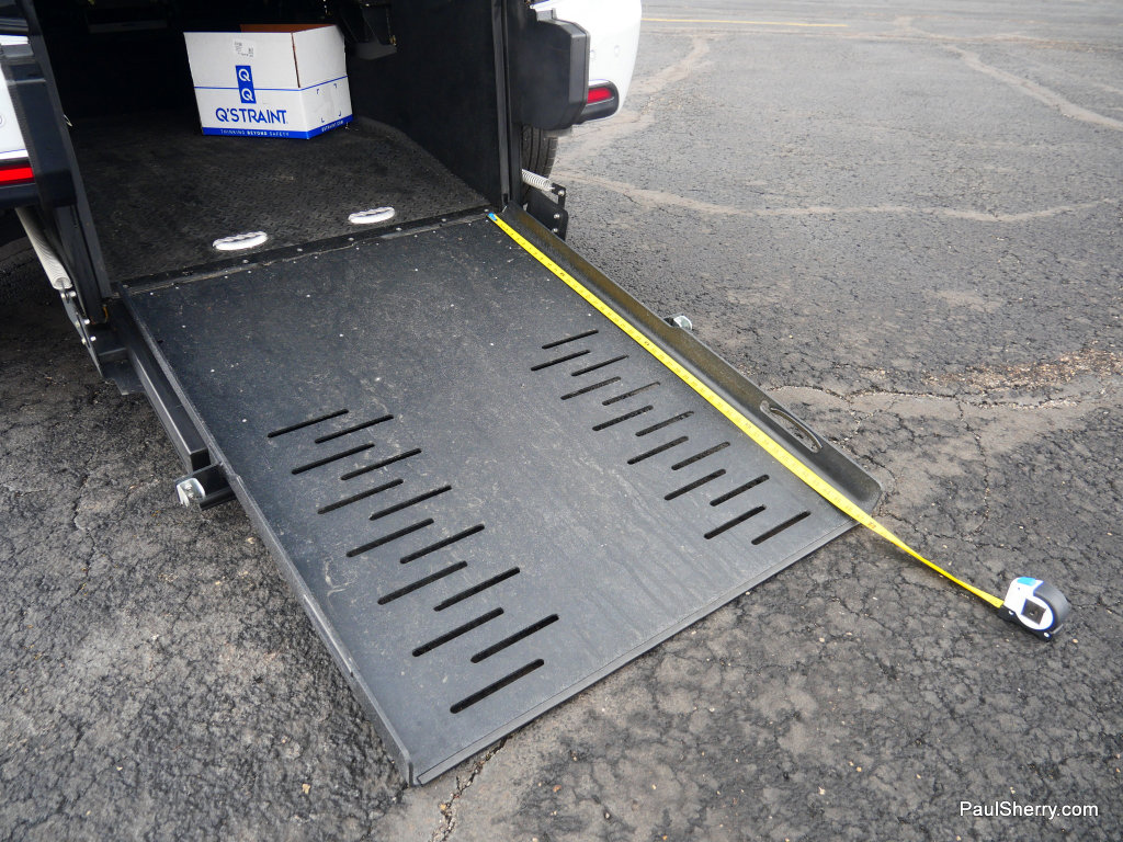 Used 2024 Chrysler Pacifica Touring image 18