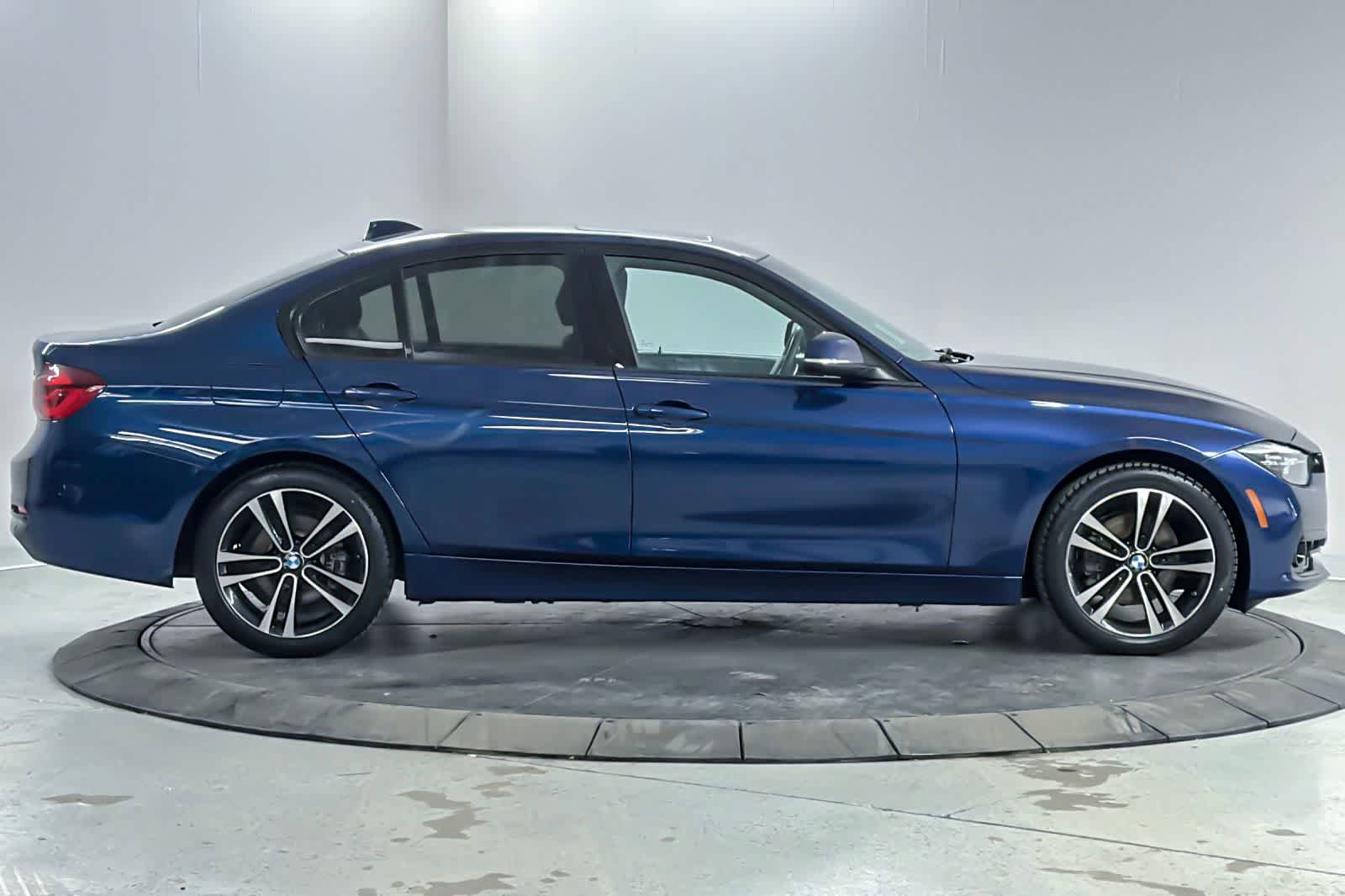Used 2018 BMW 330i Sedan RWD image 8