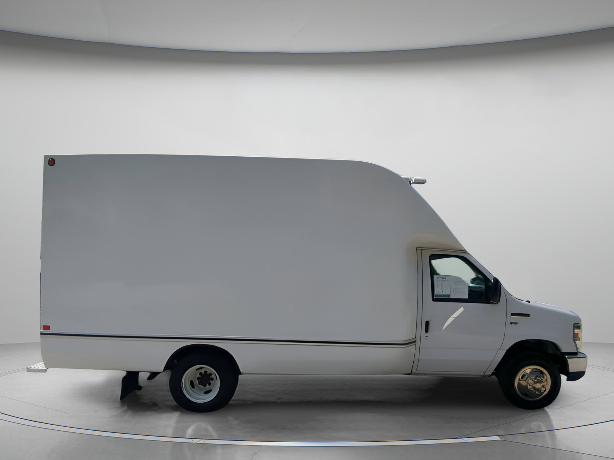 Used 2019 Ford E-350 and Econoline 350 Super Duty RWD image 32