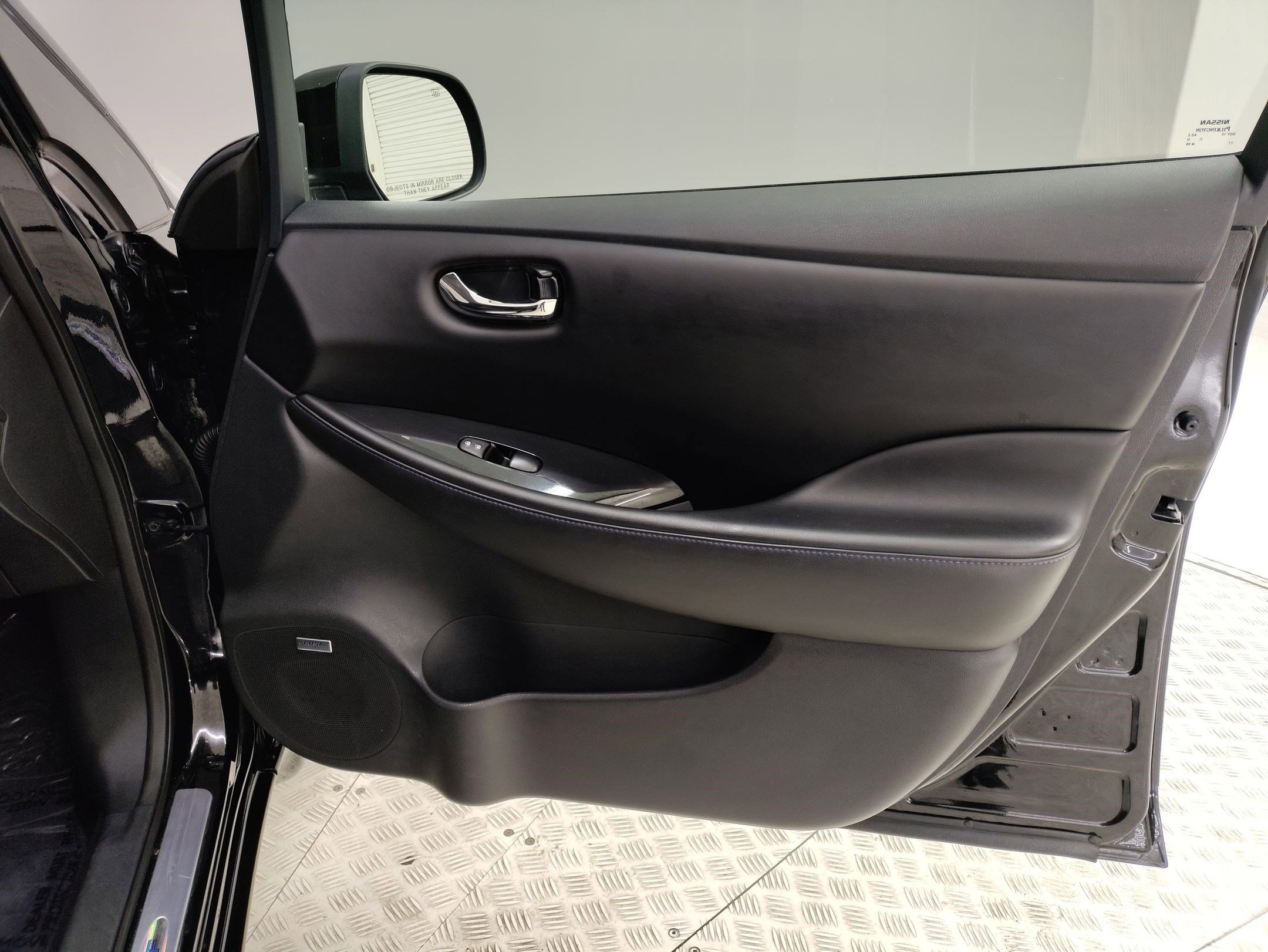 Used 2015 Nissan Leaf SL w/ Premium Package image 34