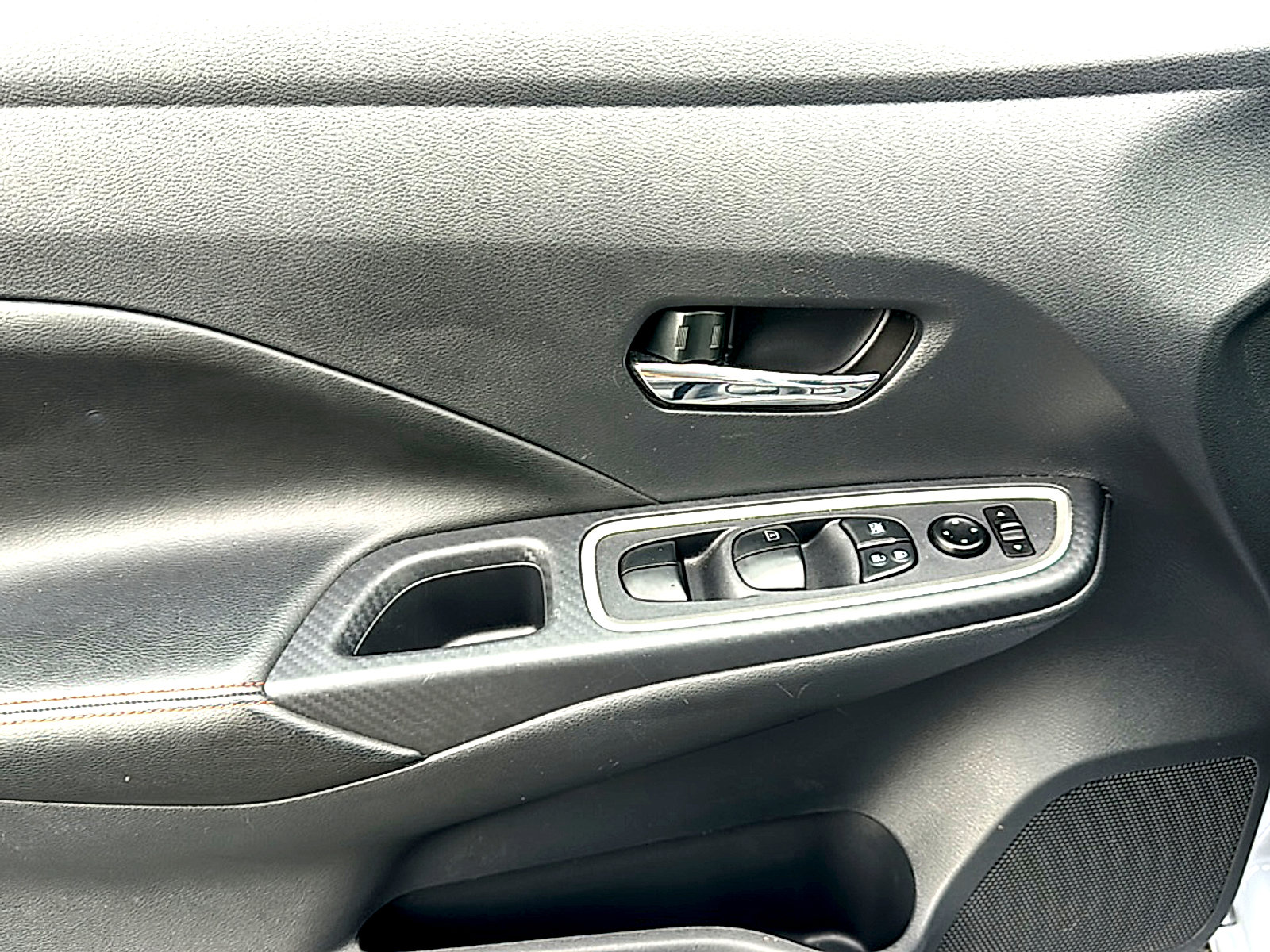 Used 2024 Nissan Versa SR FWD image 16