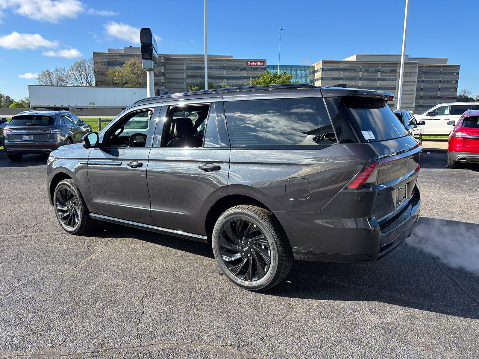 New 2026 Lincoln Navigator Reserve AWD/4WD image 5