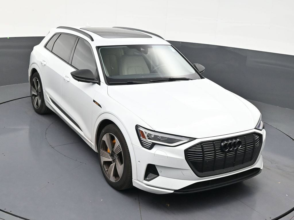 Used 2023 Audi e-tron Premium Plus w/ Premium Plus Package image 18