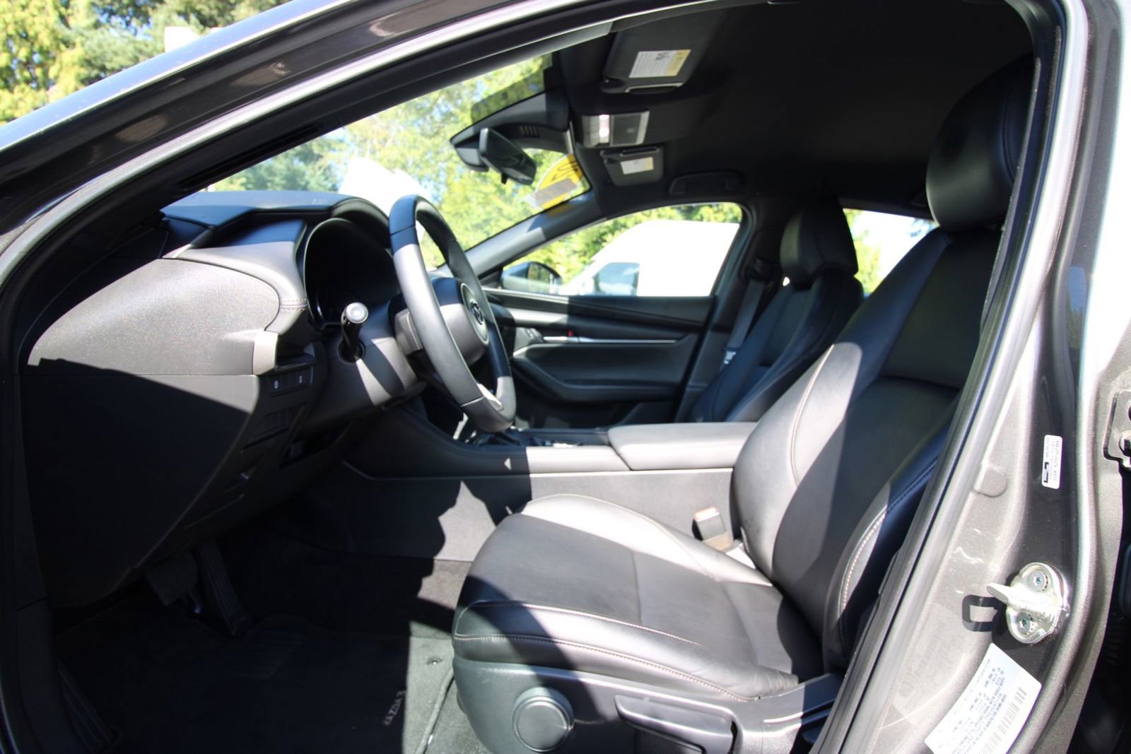 Used 2020 MAZDA MAZDA3 Hatchback image 11