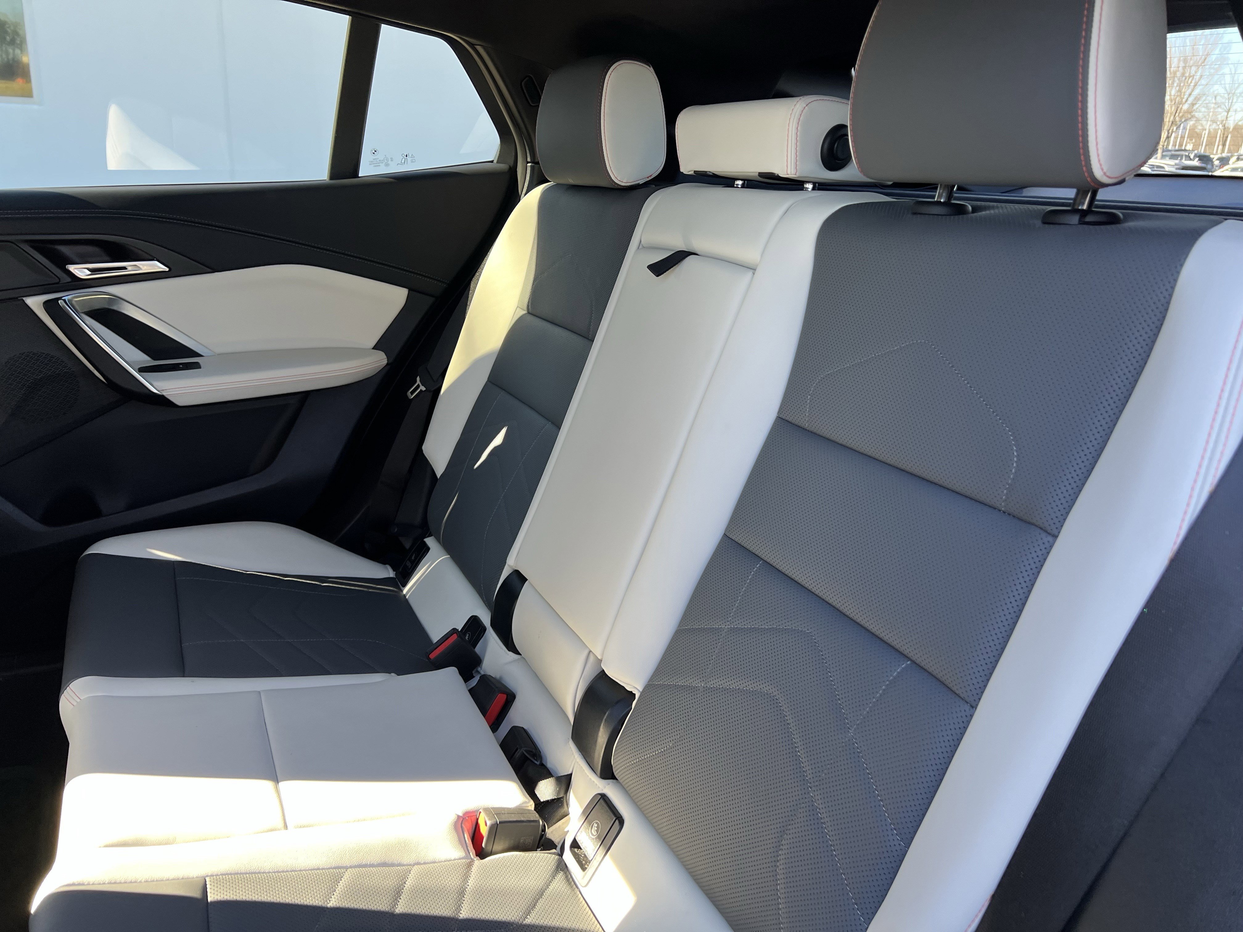 Used 2024 BMW X2 xDrive28i w/ Technology Package image 34