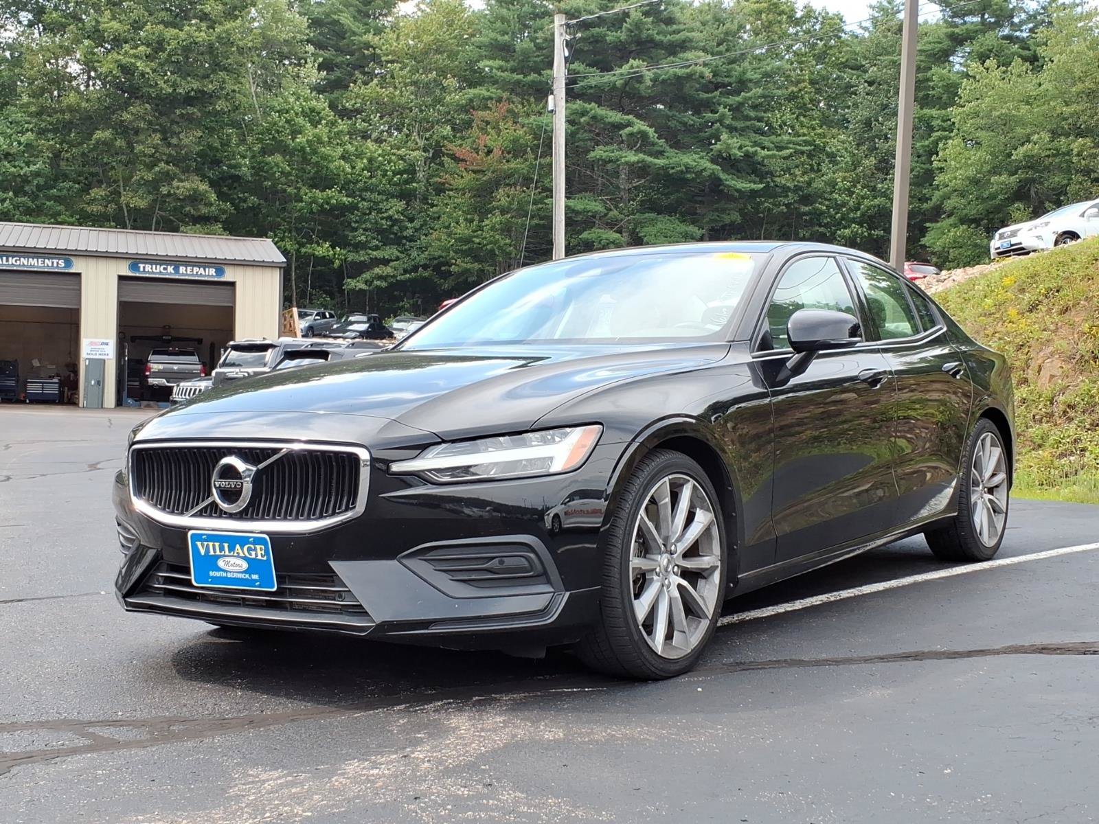 Used 2020 Volvo S60 T6 Momentum w/ Protection Package AWD/4WD image 2
