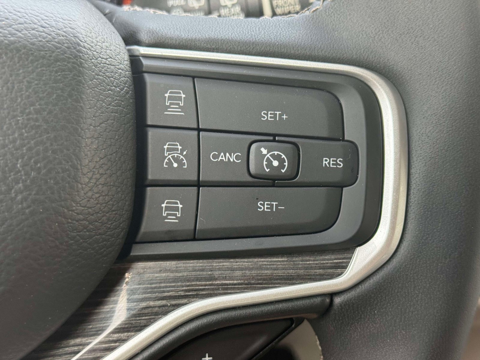 Used 2022 Jeep Wagoneer Series III w/ Flexible Seating Group AWD/4WD image 22