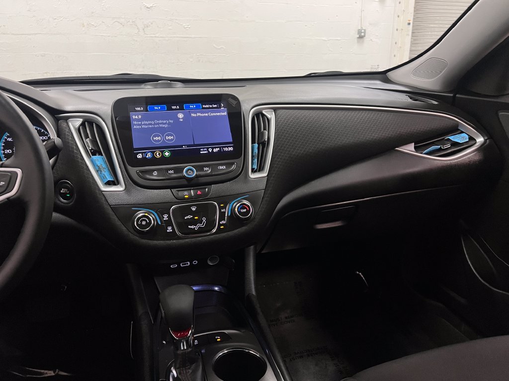 Used 2022 Chevrolet Malibu RS FWD image 17