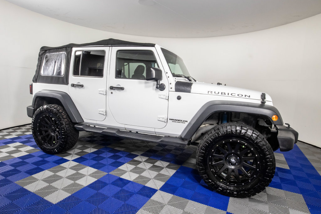 Used 2015 Jeep Wrangler Unlimited Rubicon AWD/4WD image 4