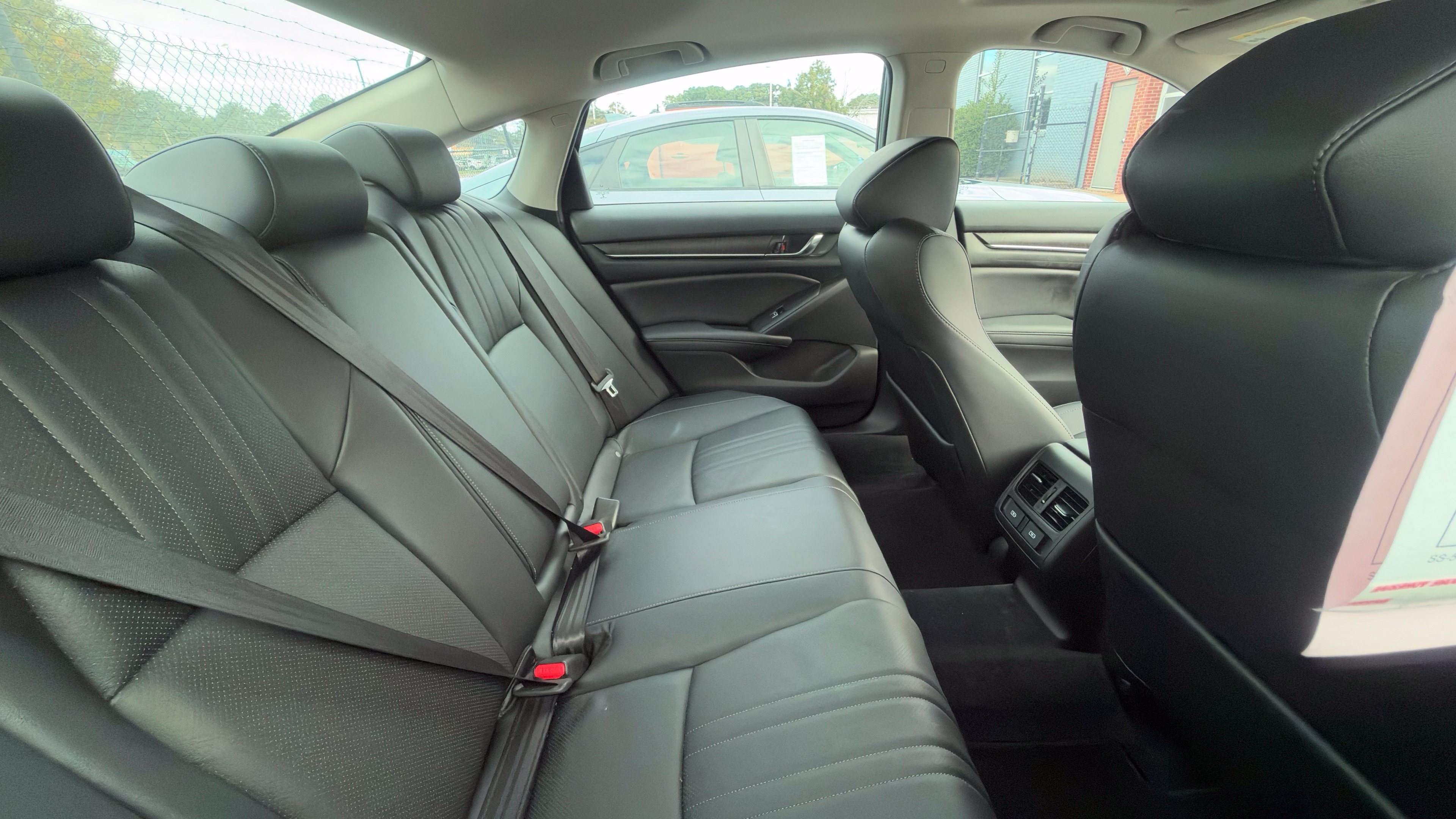Used 2022 Honda Accord EX-L image 9