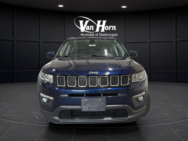 Used 2018 Jeep Compass Latitude w/ Popular Equipment Group FWD image 2