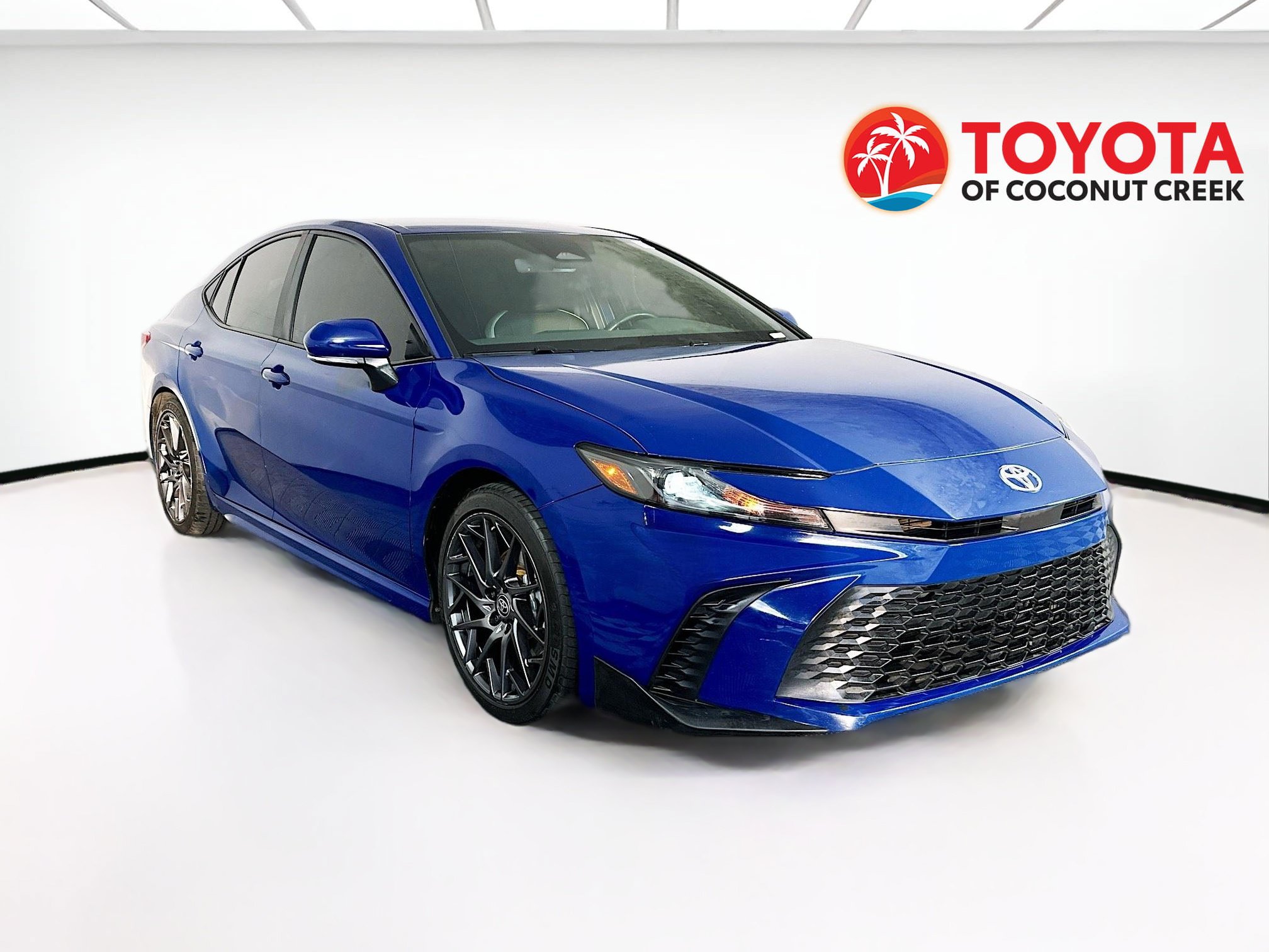 Used 2025 Toyota Camry SE w/ Convenience Package