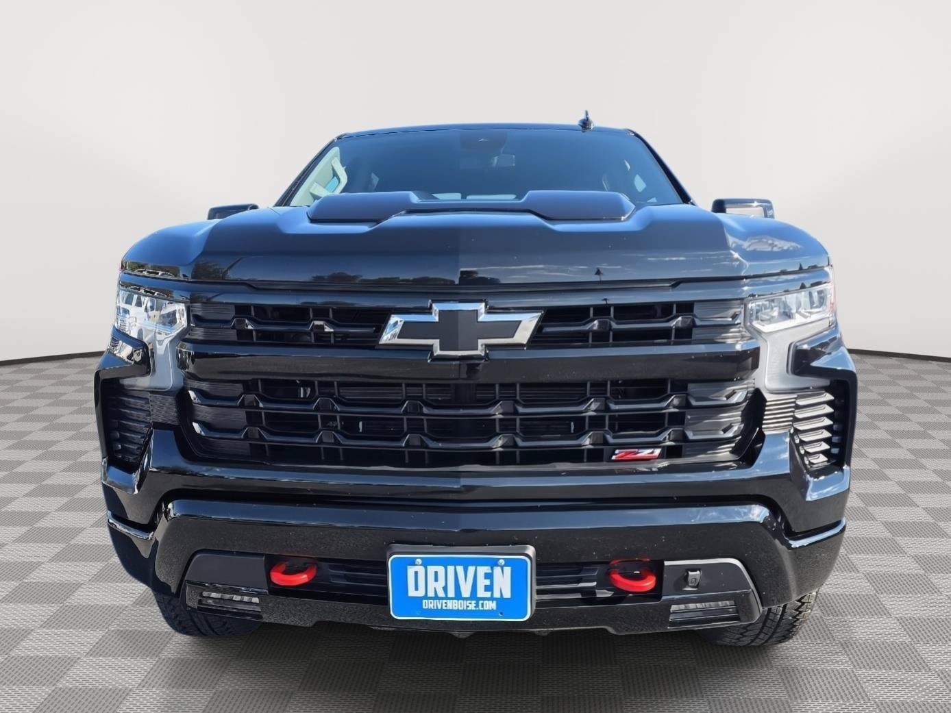 Used 2026 Chevrolet Silverado 1500 LT Trail Boss w/ Convenience Package II AWD/4WD image 2