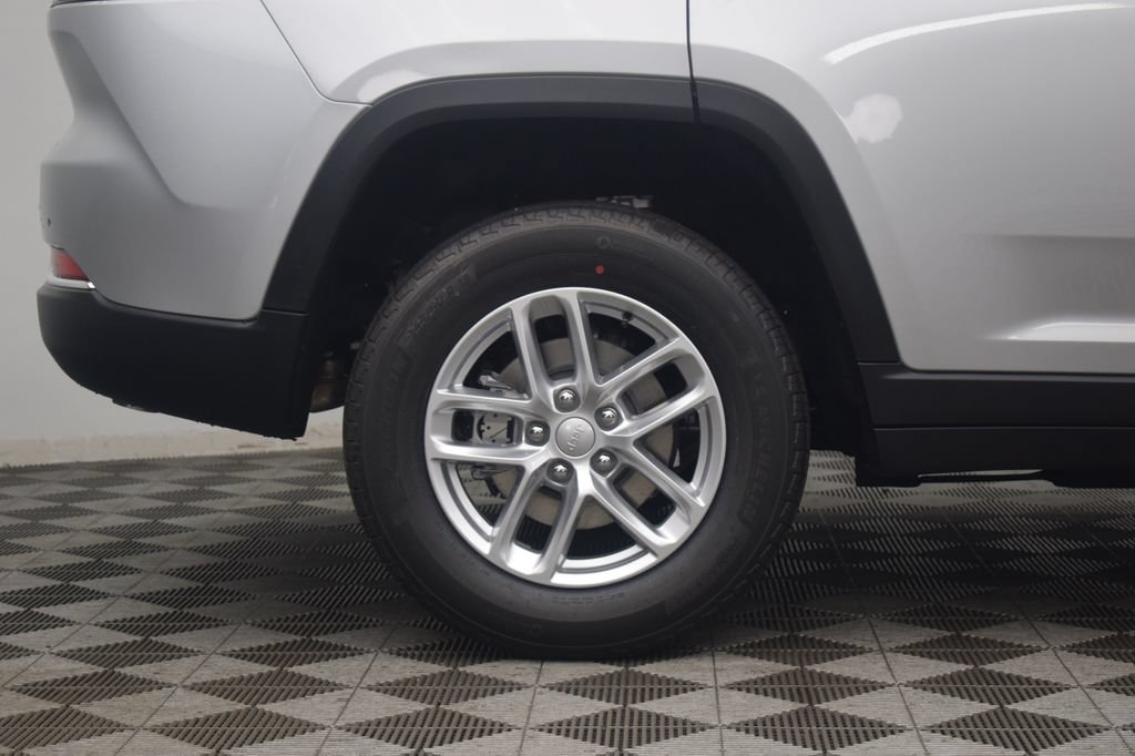 New 2026 Jeep Grand Cherokee Laredo X AWD/4WD image 8