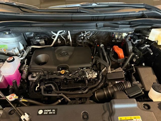 Used 2025 Toyota Sienna XLE image 10