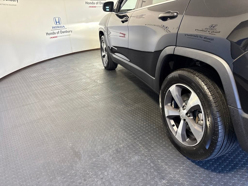 Used 2021 Jeep Cherokee Limited w/ Elite Package AWD/4WD image 10