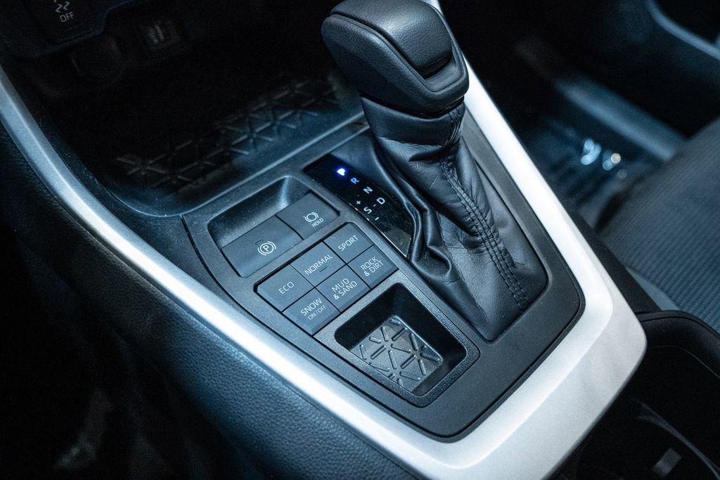 Certified 2024 Toyota RAV4 LE image 27