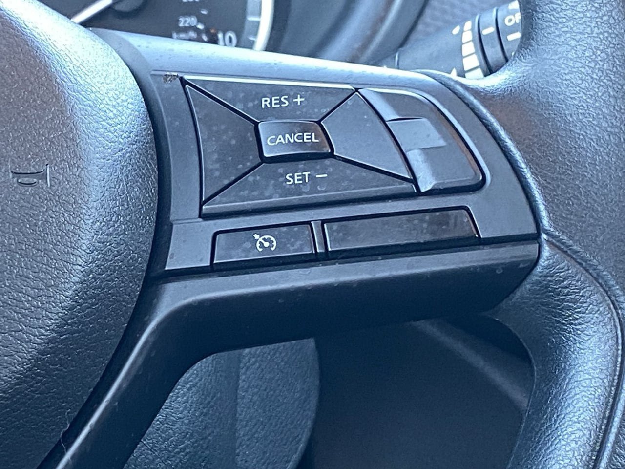 Certified 2025 Nissan Kicks Play S FWD image 26