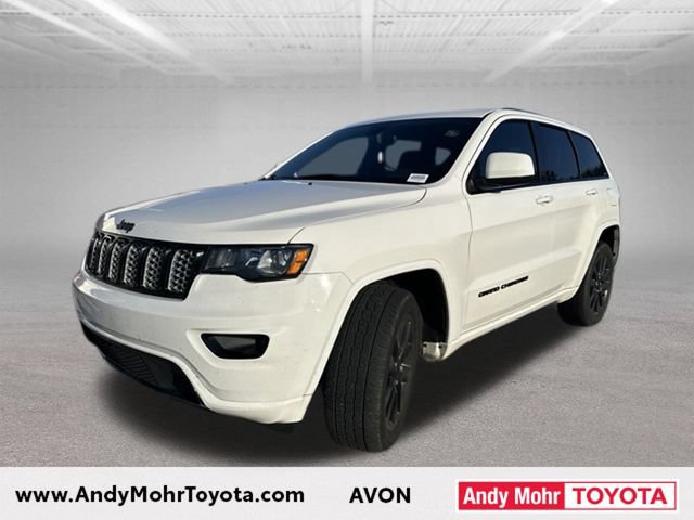 Used 2017 Jeep Grand Cherokee Altitude AWD/4WD image 4