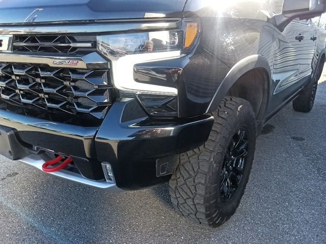 Used 2023 Chevrolet Silverado 1500 ZR2 w/ Technology Package image 9
