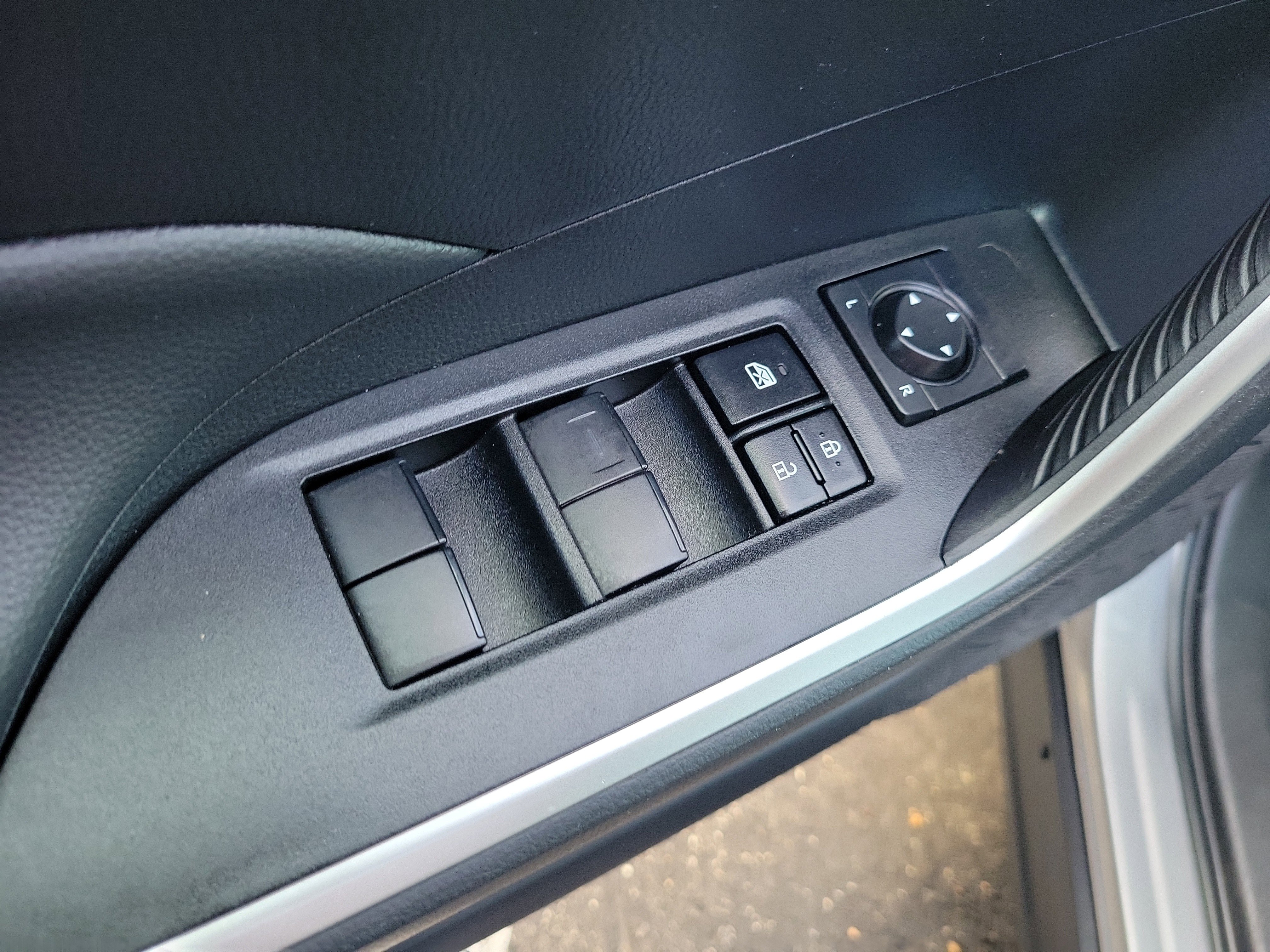 Used 2024 Toyota RAV4 LE image 13