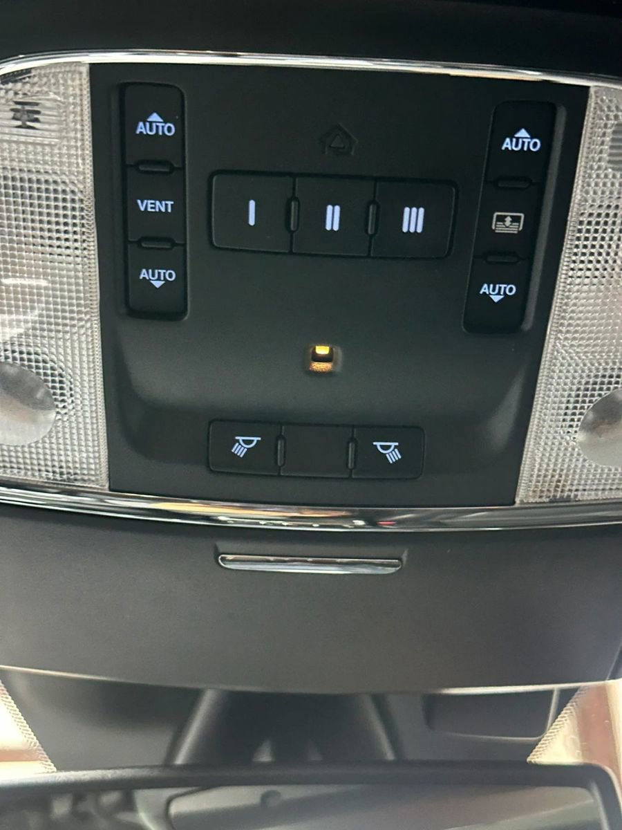Used 2013 Chrysler 300 C w/ Harman Kardon Audio Group RWD image 40