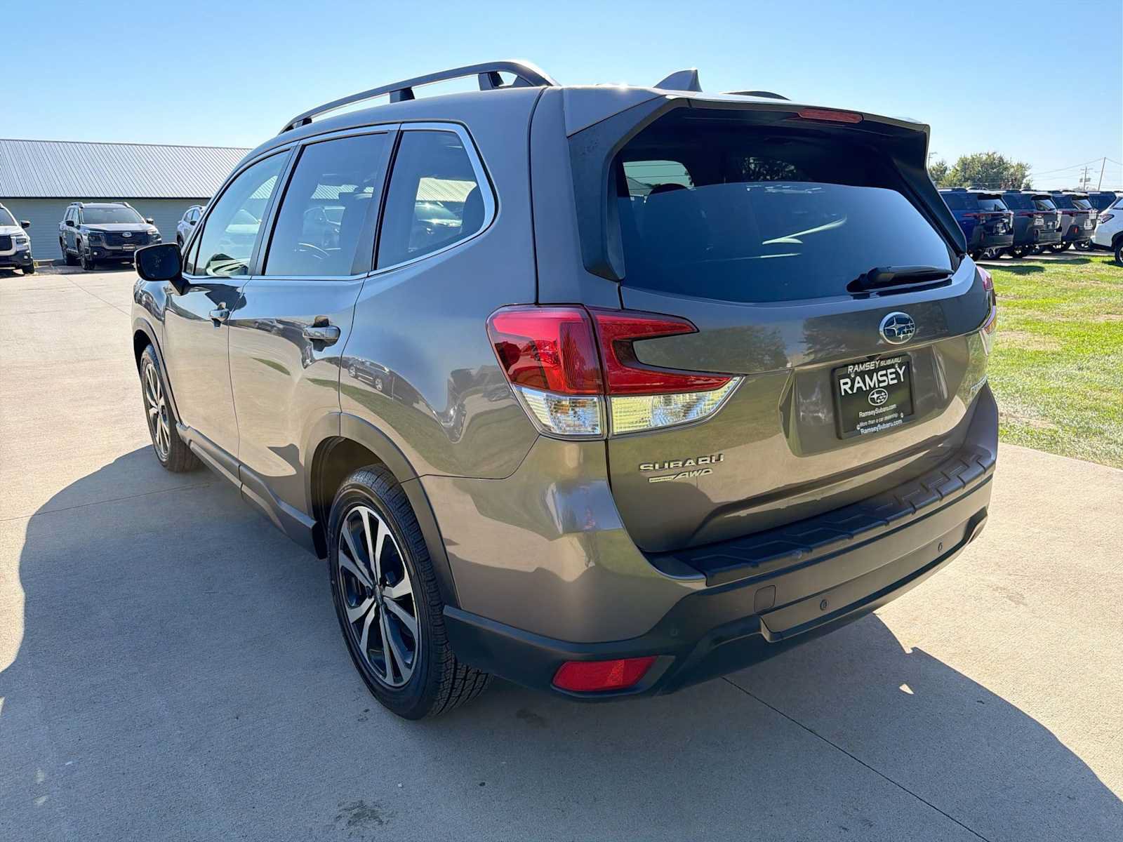 Used 2023 Subaru Forester Limited AWD/4WD image 4