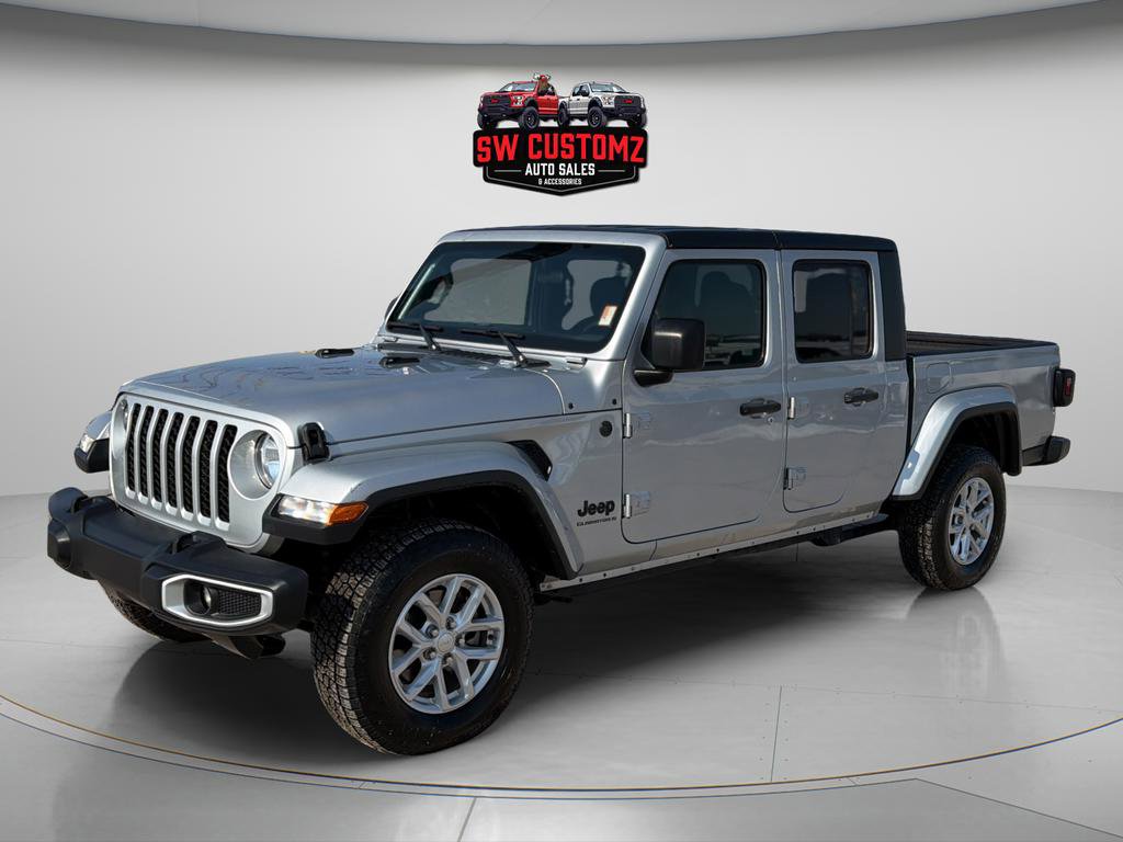 Used 2023 Jeep Gladiator Sport image 3