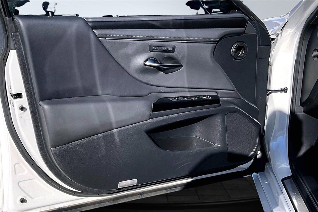 Used 2022 Lexus ES 300h w/ Premium Package image 24