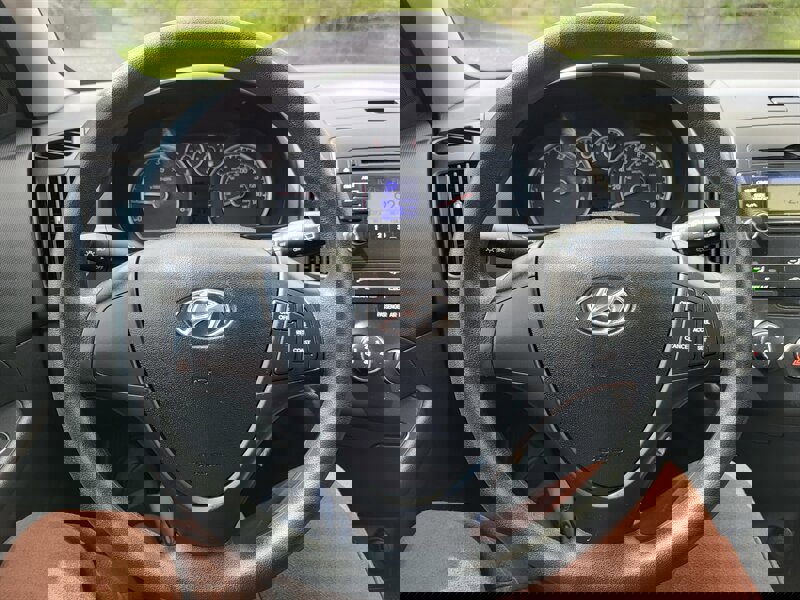 Used 2011 Hyundai Elantra GLS image 17