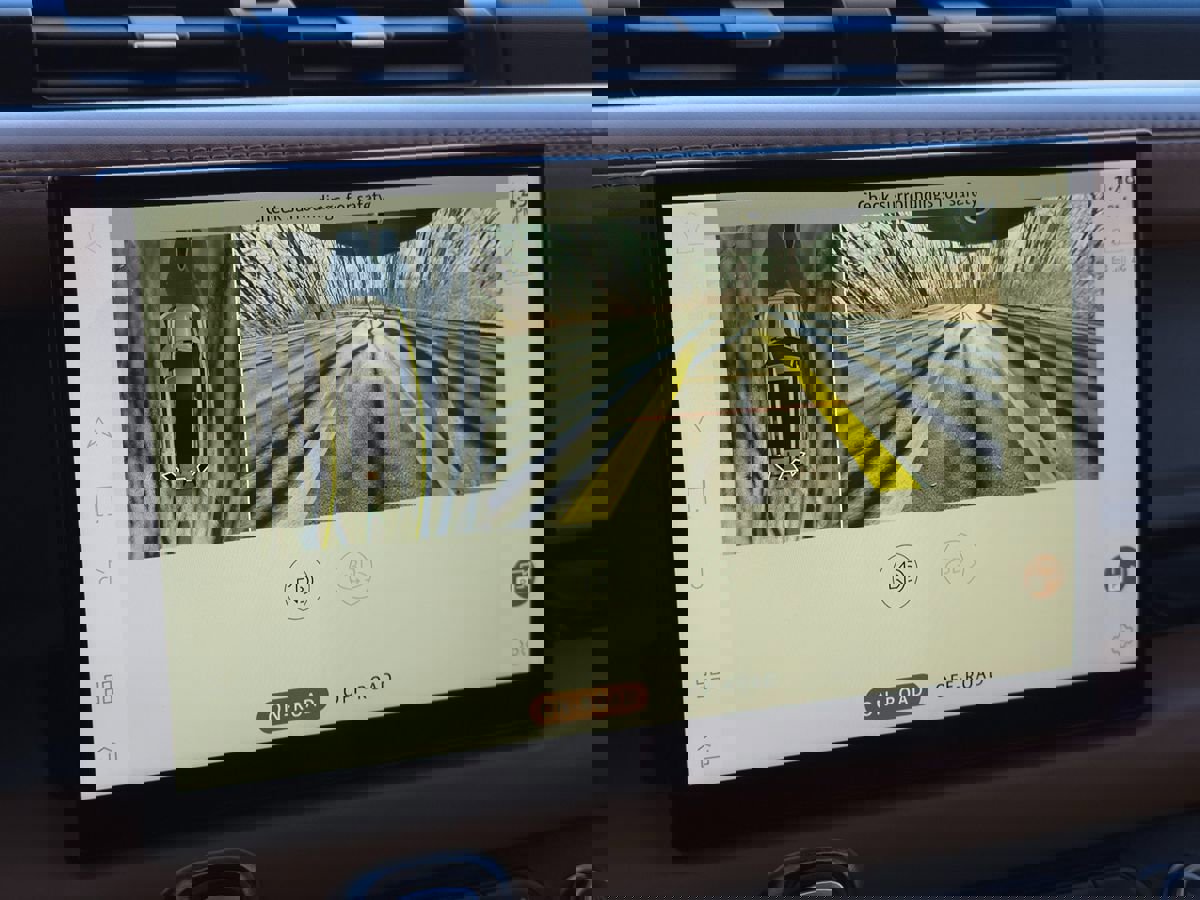 Used 2023 Land Rover Defender 130 S image 40