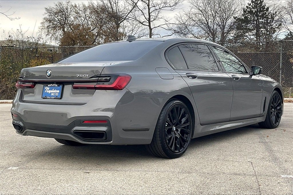 Used 2022 BMW 750i xDrive w/ Executive Package image 13