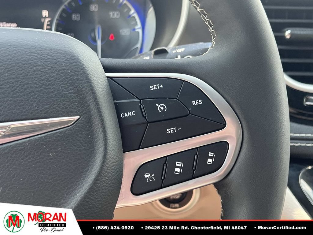 Used 2023 Chrysler Pacifica Touring-L FWD image 23