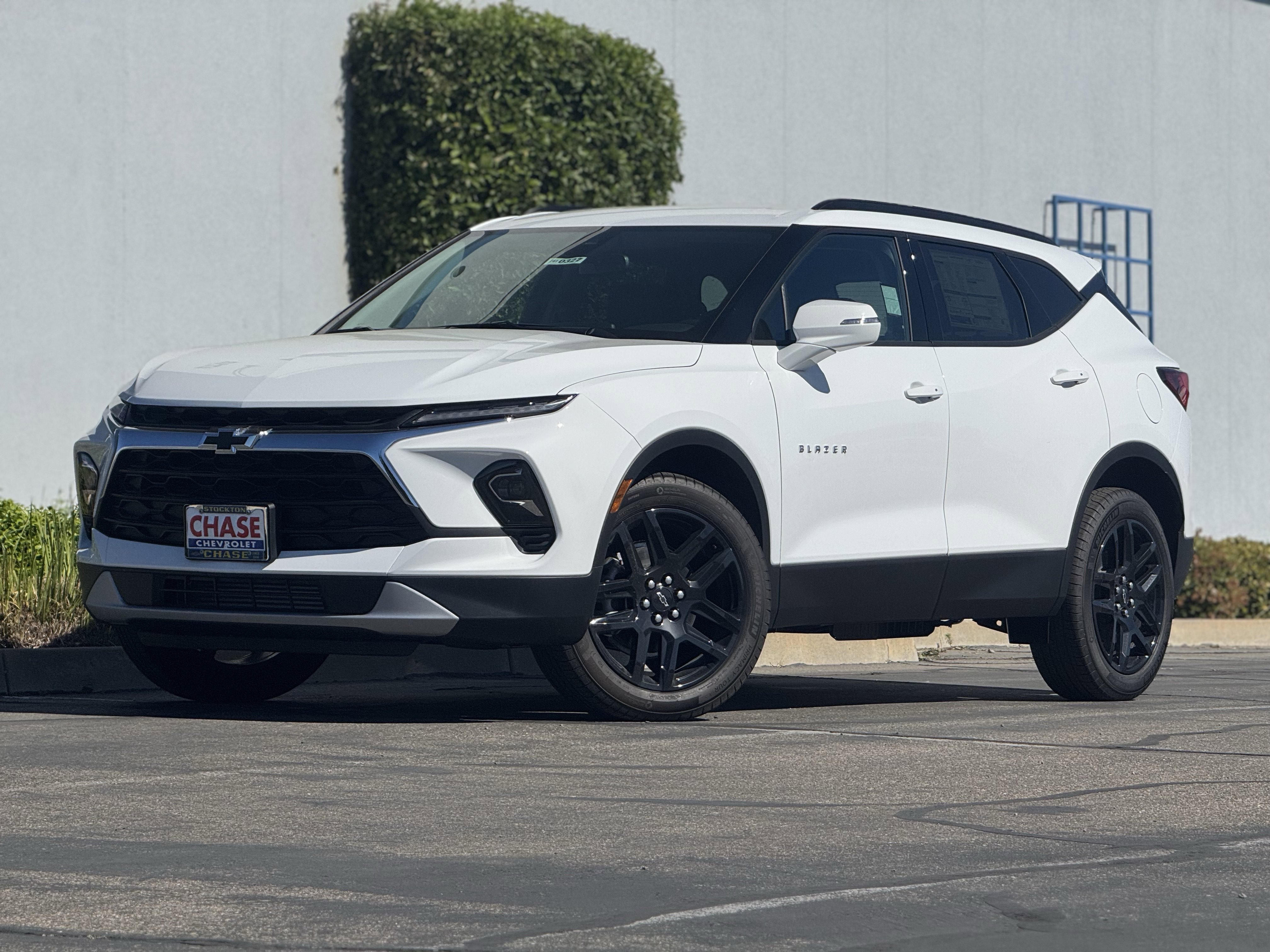 New 2026 Chevrolet Blazer LT w/ LPO, Floor Liner Package FWD image 3