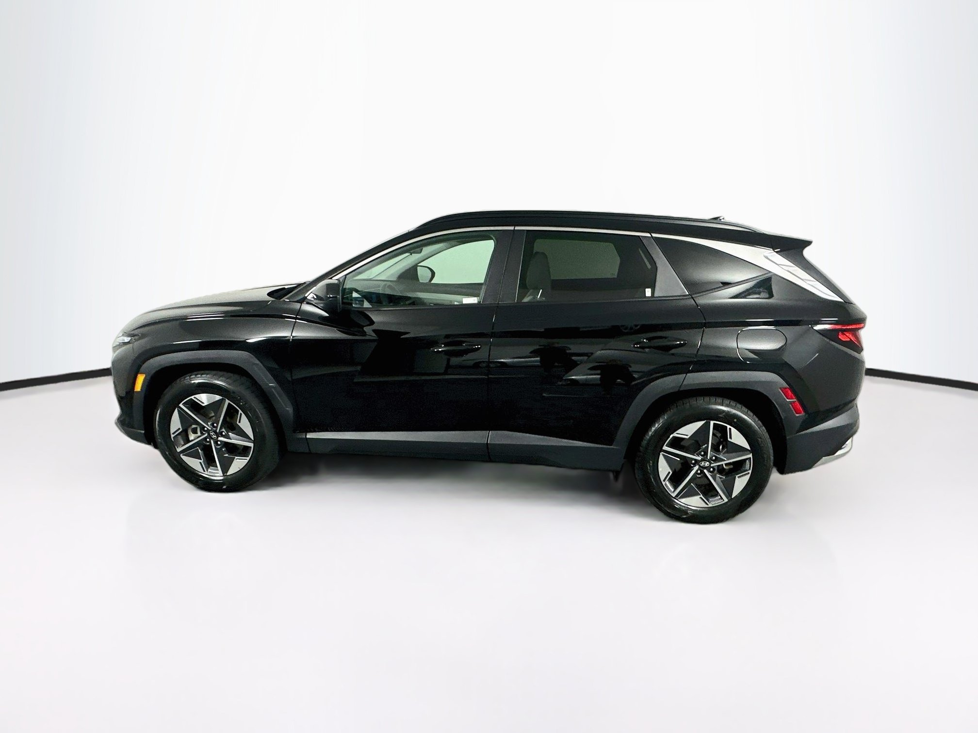 Used 2025 Hyundai Tucson SEL FWD image 4