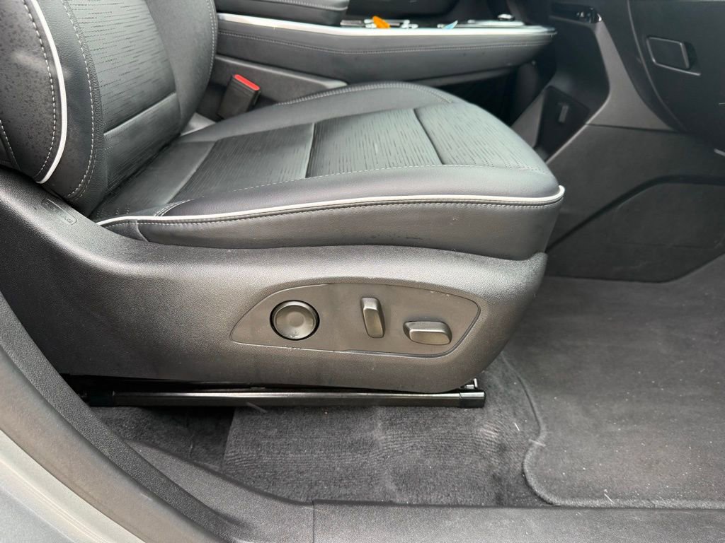 Used 2025 Buick Enclave Sport Touring image 25