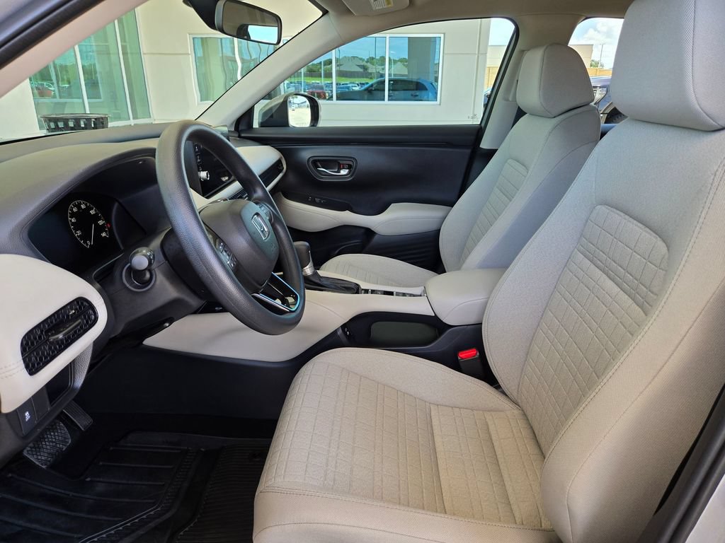 Used 2027 Honda HR-V LX image 9