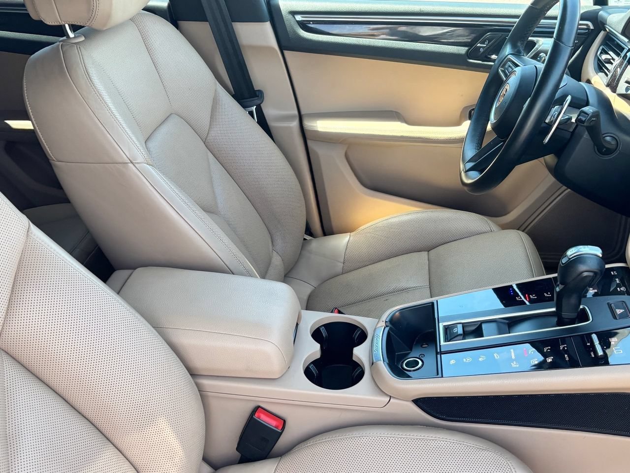 Used 2022 Porsche Macan AWD/4WD image 10