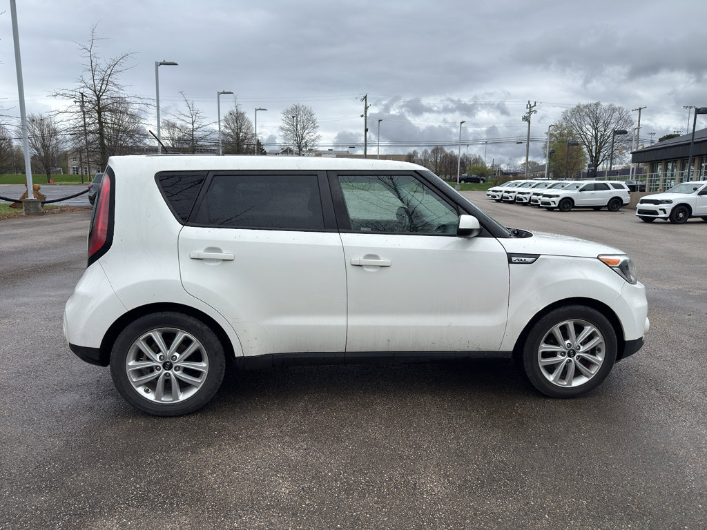 Used 2018 Kia Soul + image 6