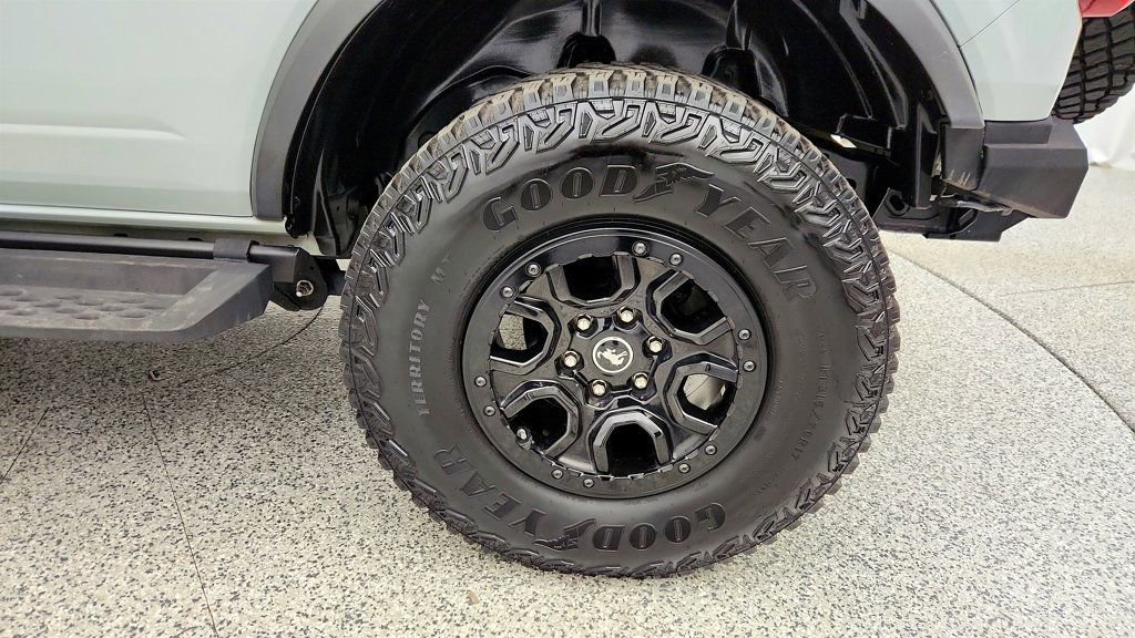 Used 2022 Ford Bronco Black Diamond image 9