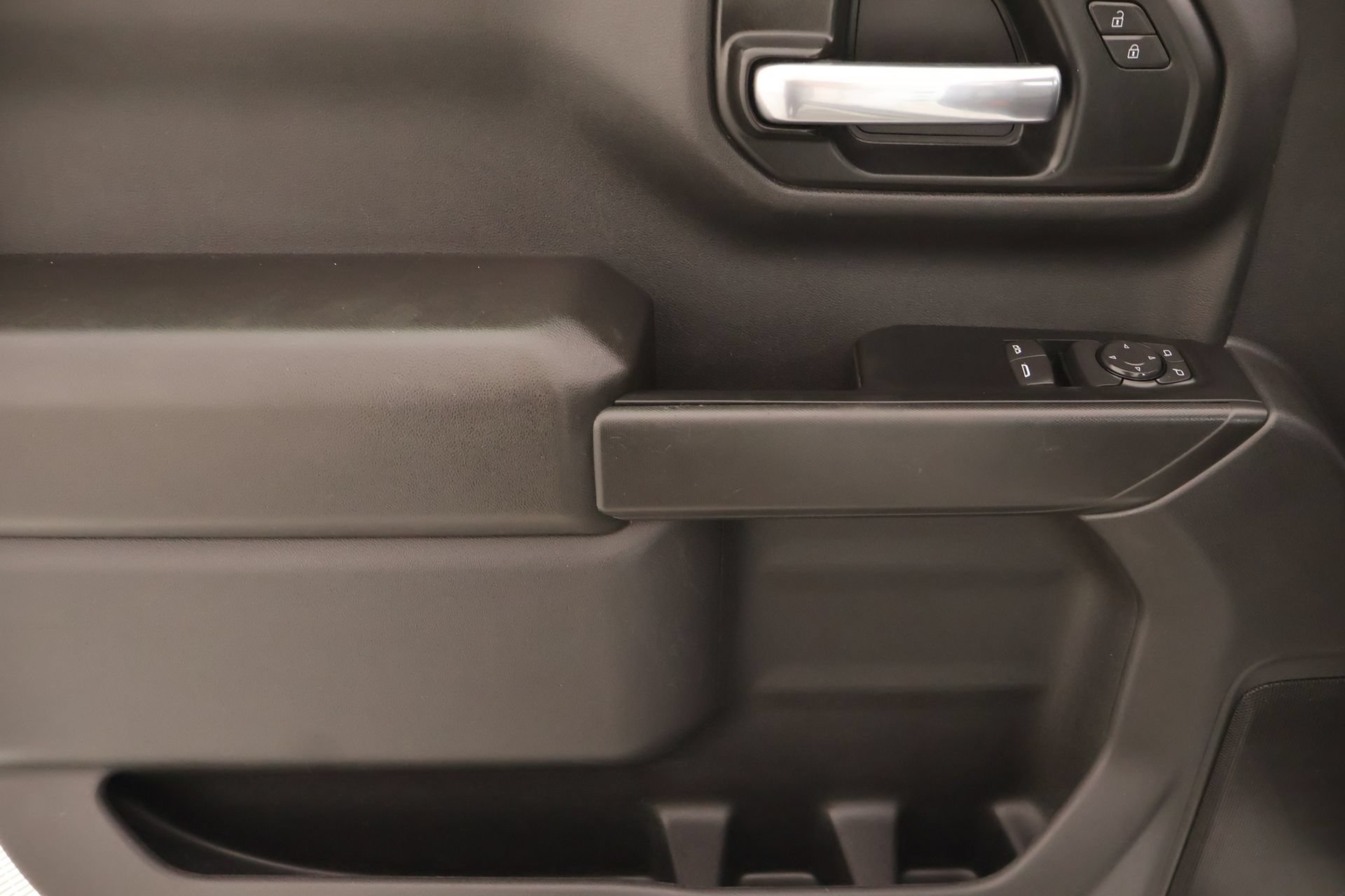 Used 2025 Chevrolet Silverado 1500 W/T RWD image 12