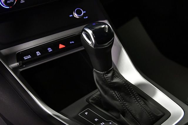 Used 2025 Audi Q3 2.0T Premium image 23