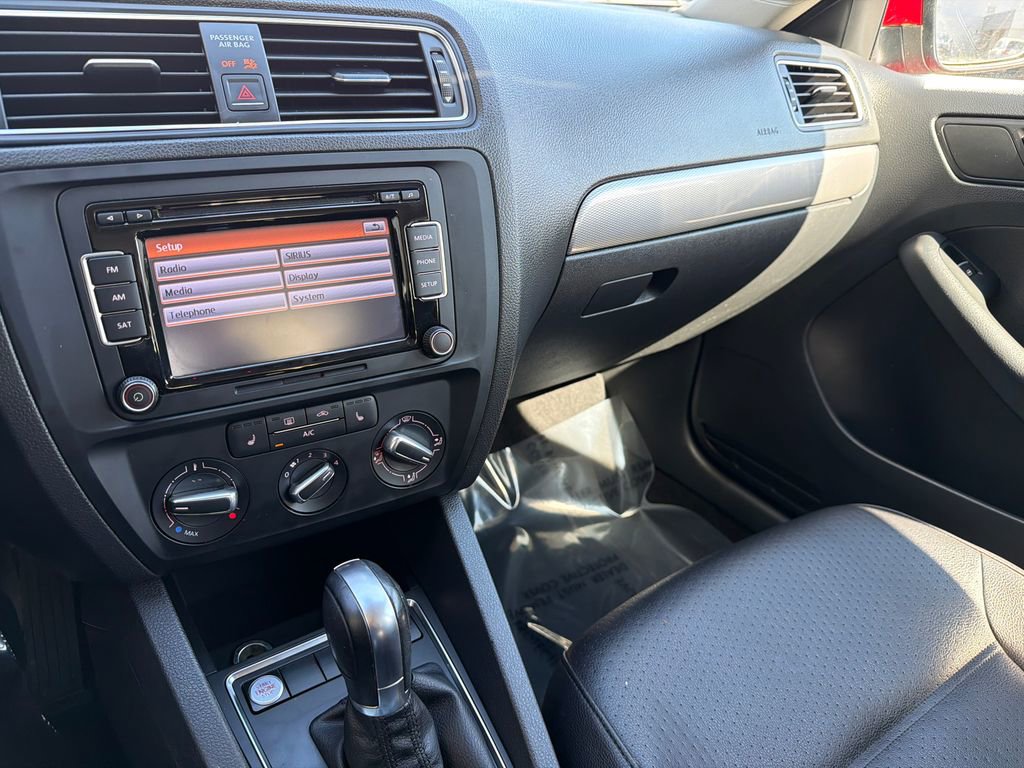 Used 2015 Volkswagen Jetta SE image 21