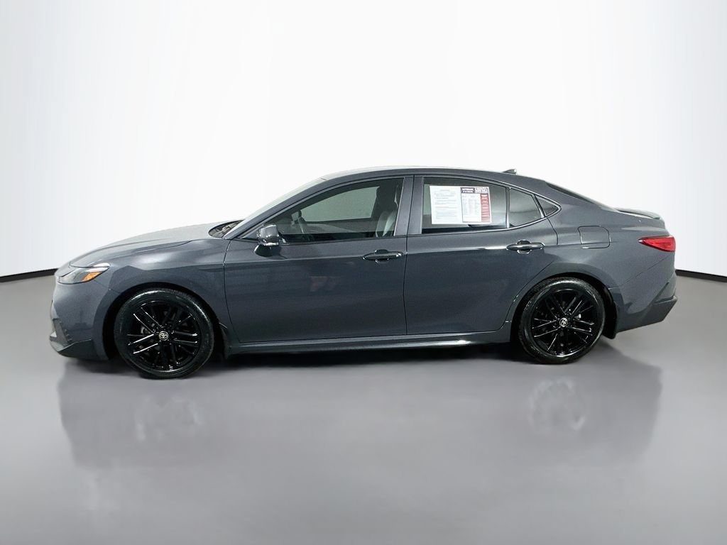 Used 2025 Toyota Camry SE FWD image 5