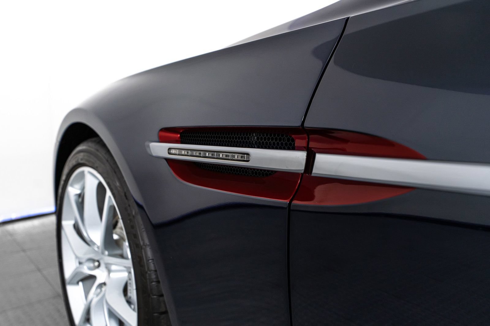 Used 2018 Aston Martin Lagonda RWD image 55