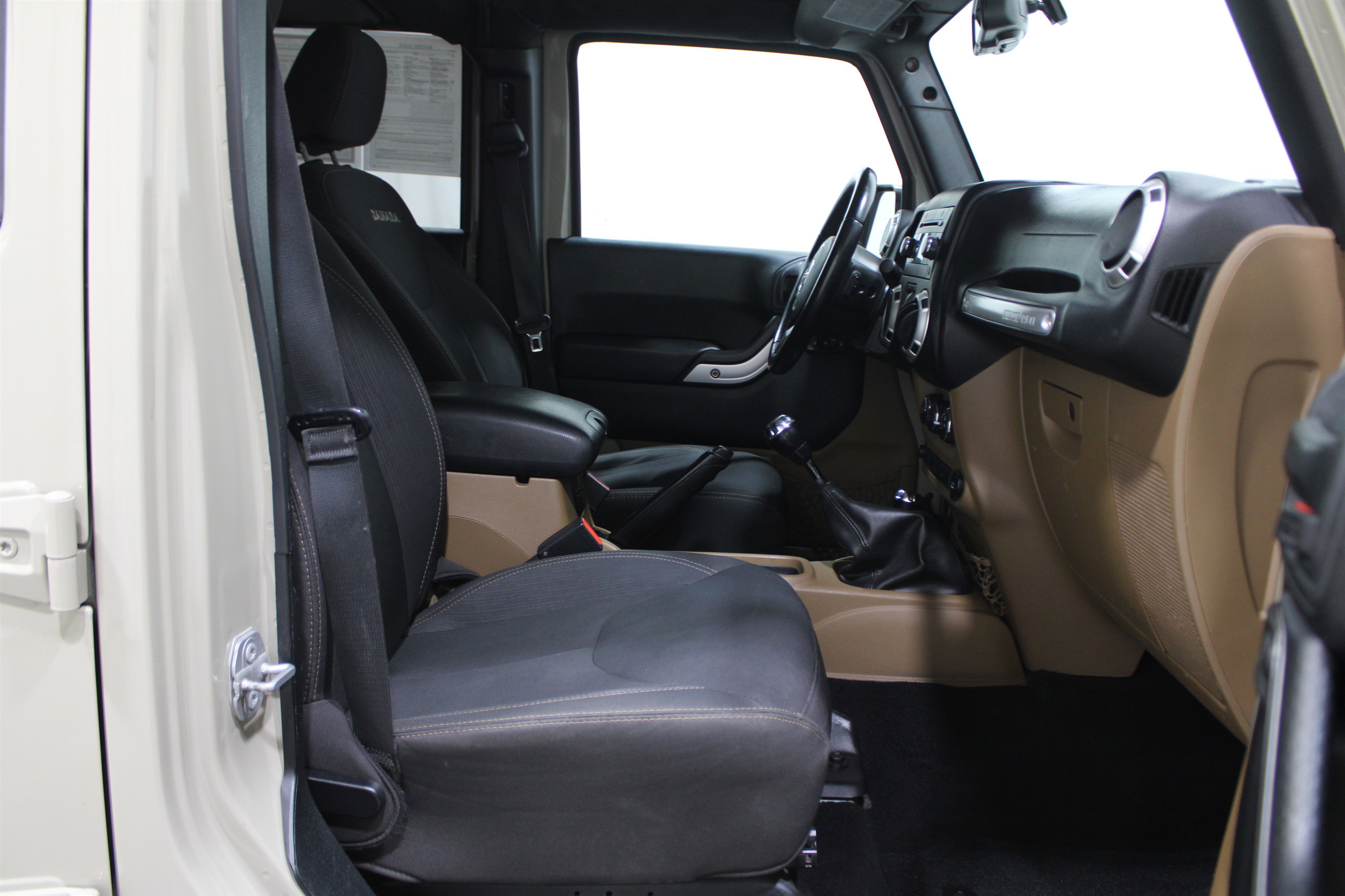 Used 2018 Jeep Wrangler Unlimited Sahara image 18