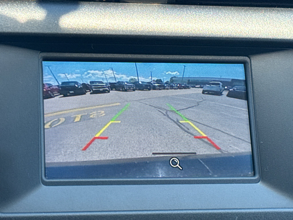 Used 2015 Ford Fusion SE w/ Equipment Group 201A FWD image 19