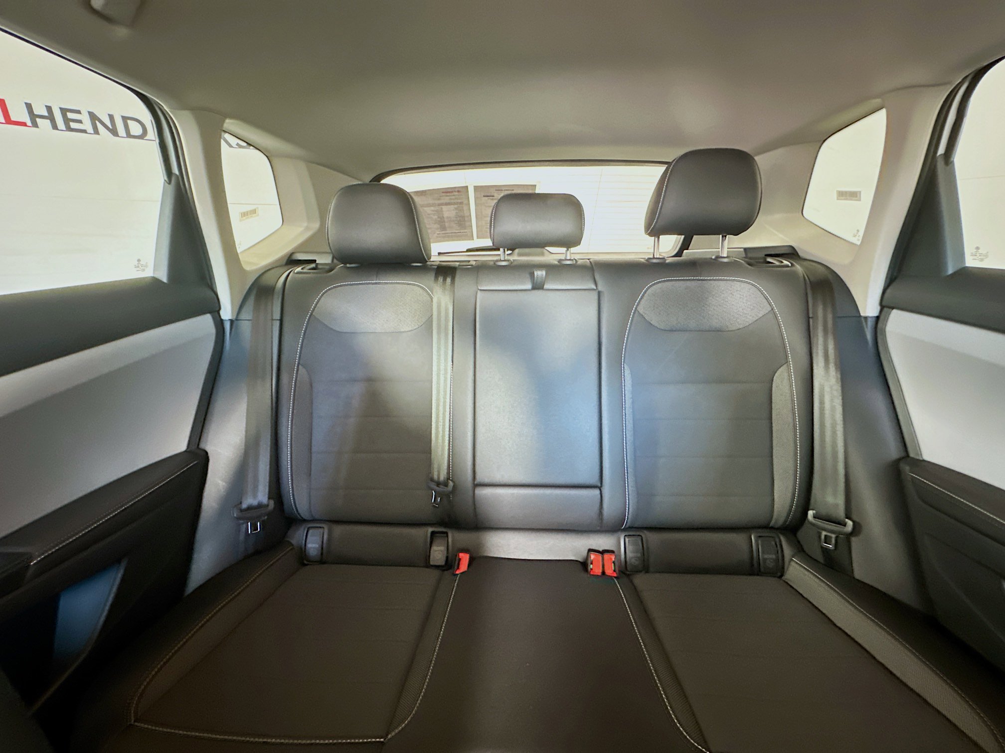 Used 2024 Volkswagen Taos SE image 30