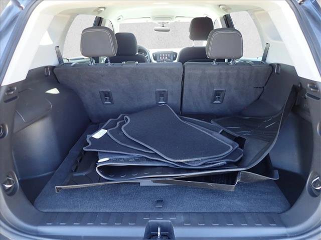 Used 2022 GMC Terrain SLE image 9